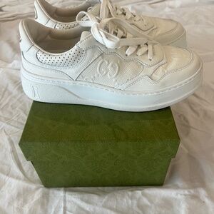 Gucci Sneakers size 9